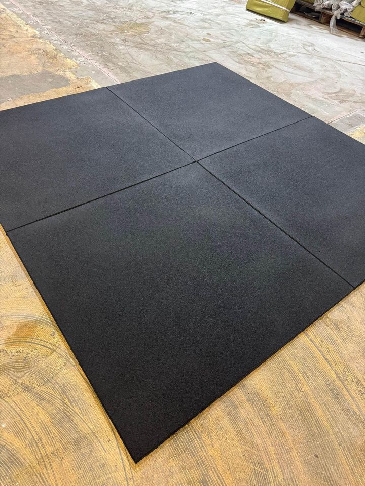 plain black garage gym flooring by rubber mats in al quoz best supplier of gym flooring